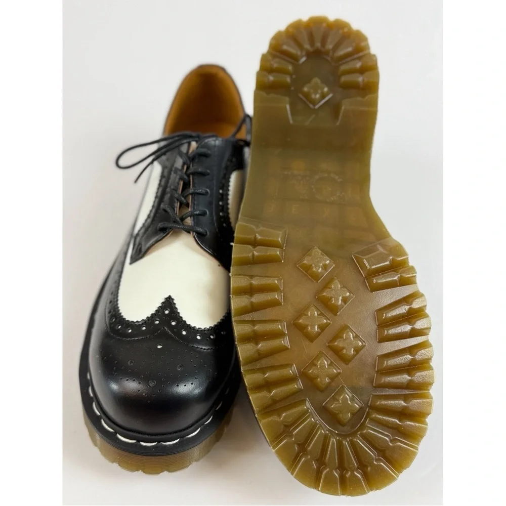 Dr Martens Bex Brogue Wingtip Oxford Black/White, size 10 Mens / 11 Women’s
